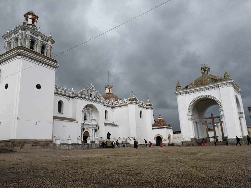 Circuit privé La Paz/Tiwanaku/Copacabana/Isla del Sol (2 jours/1 nuit) – Nuit à Copacabana